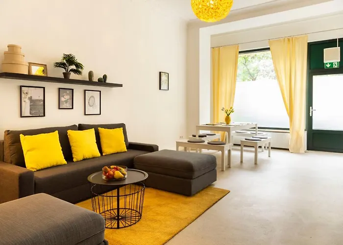 Modern 2 Bedroom Apartment in Berlin Schöneberg