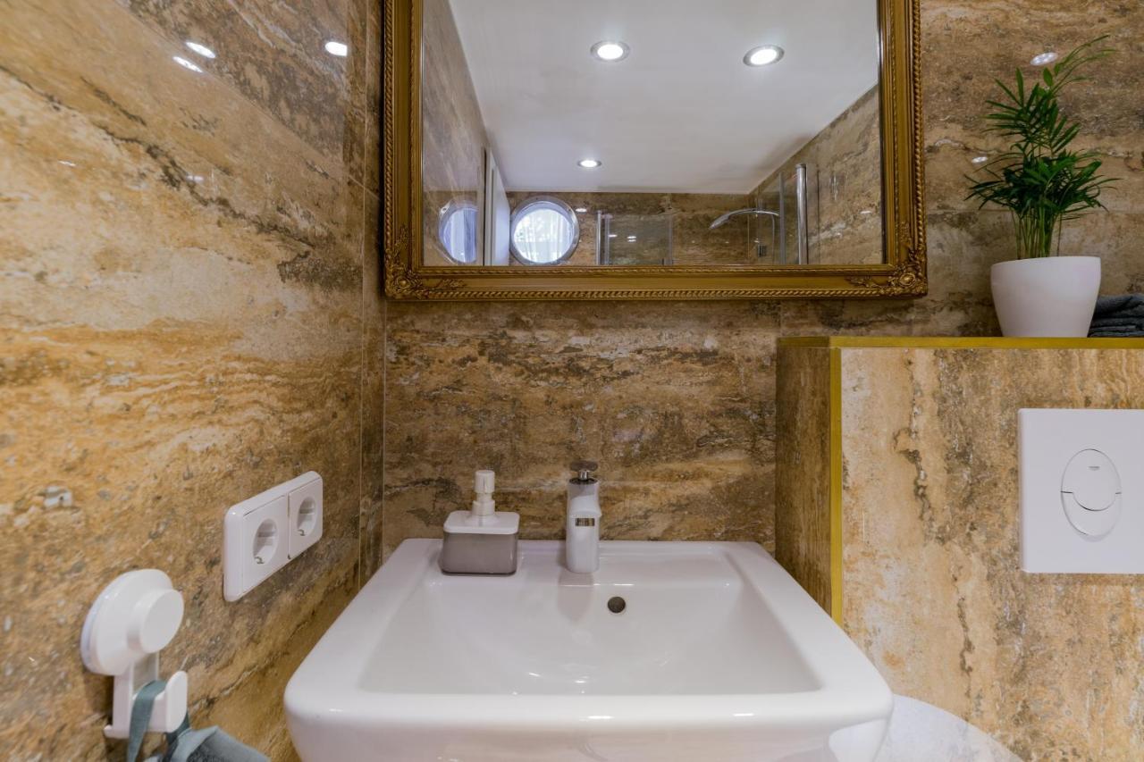 Beautiful Loft Unique in Center of Berlin Charlottenburg Apartment