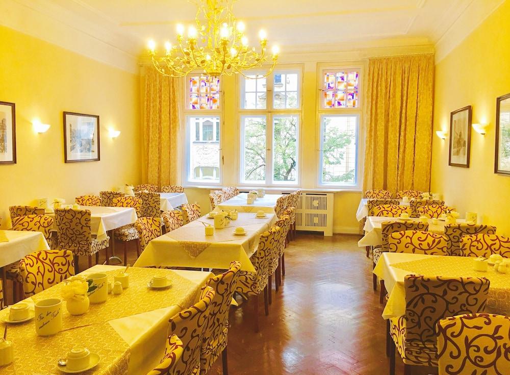 Kurfürst Am Kurfürstendamm Hotel 3*