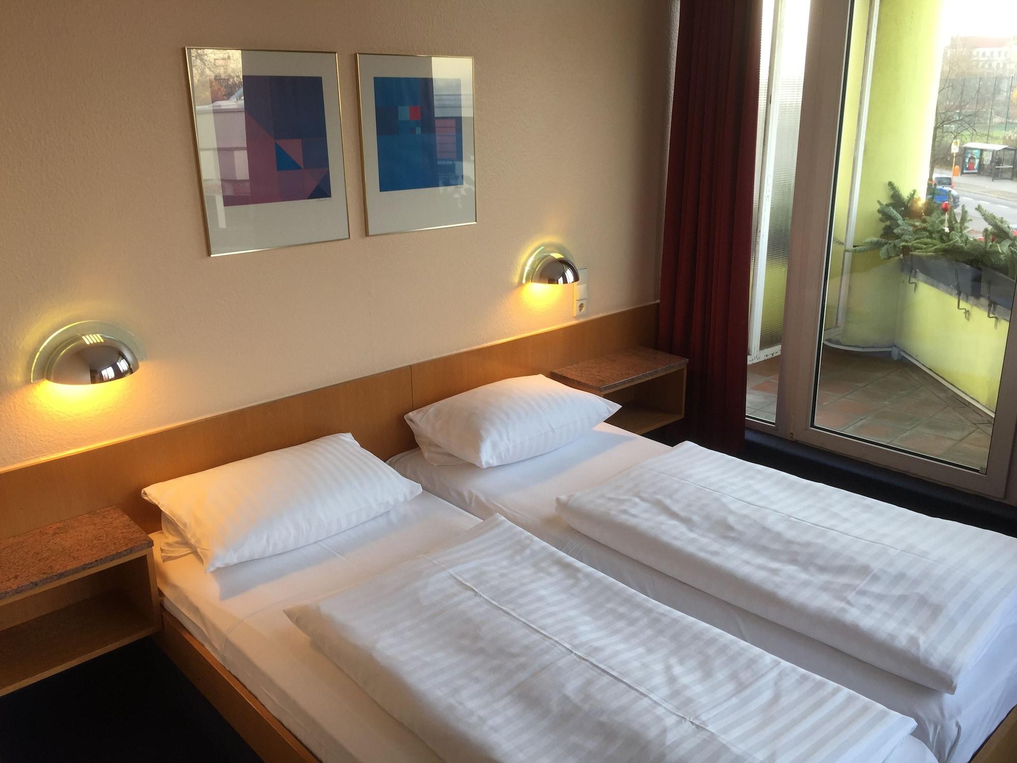 Hotel Amber Econtel Berlin-charlottenburg 3*