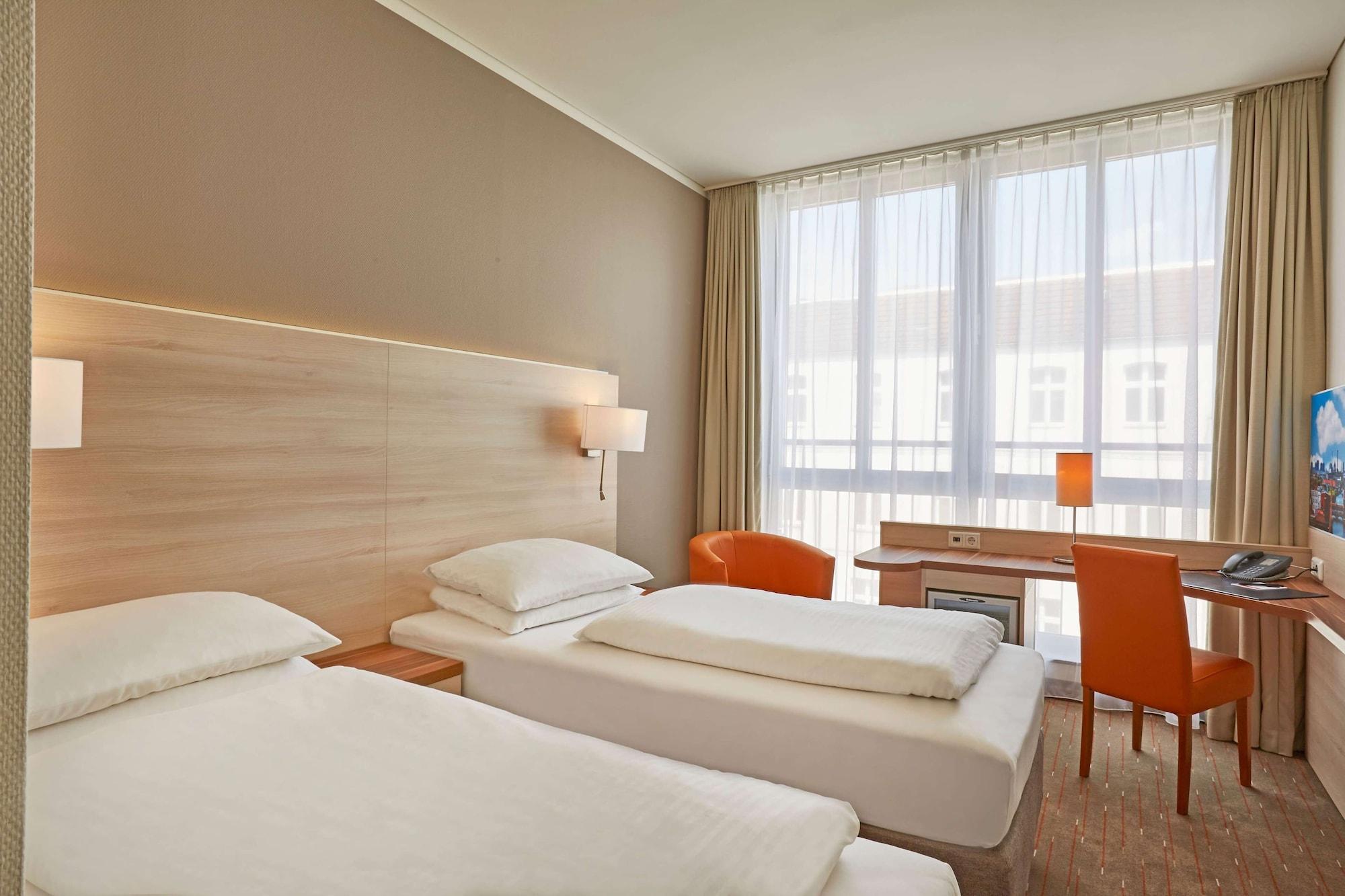 H+ Mitte Hotell 4*