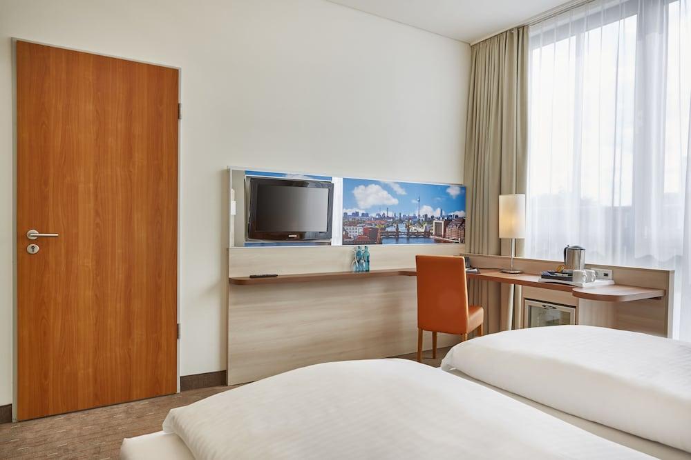 H+ Mitte Hotell 4*