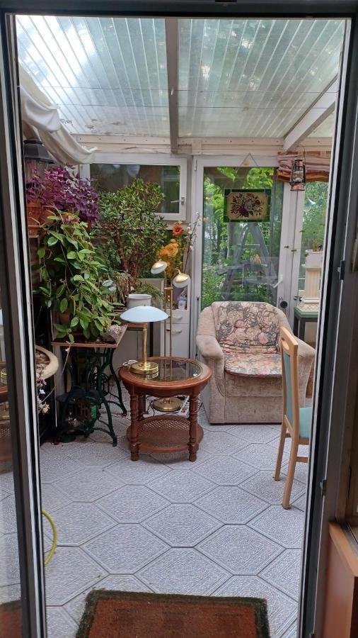 Homestay Mit Optimaler Verkehrsanbindung Und Vielen Extras In Berlin-rudow *