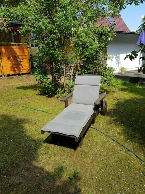 Town-villa, Apartment, Living With Big Sofa Bed , 2 Bedroom, 1kitchen, 1bathroom, 1 Office, 1 Garden Lägenhet Berlin