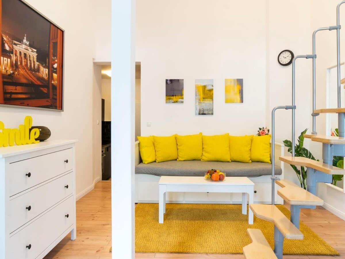 Spacious Loft Style In Wilmersdorf Apartment