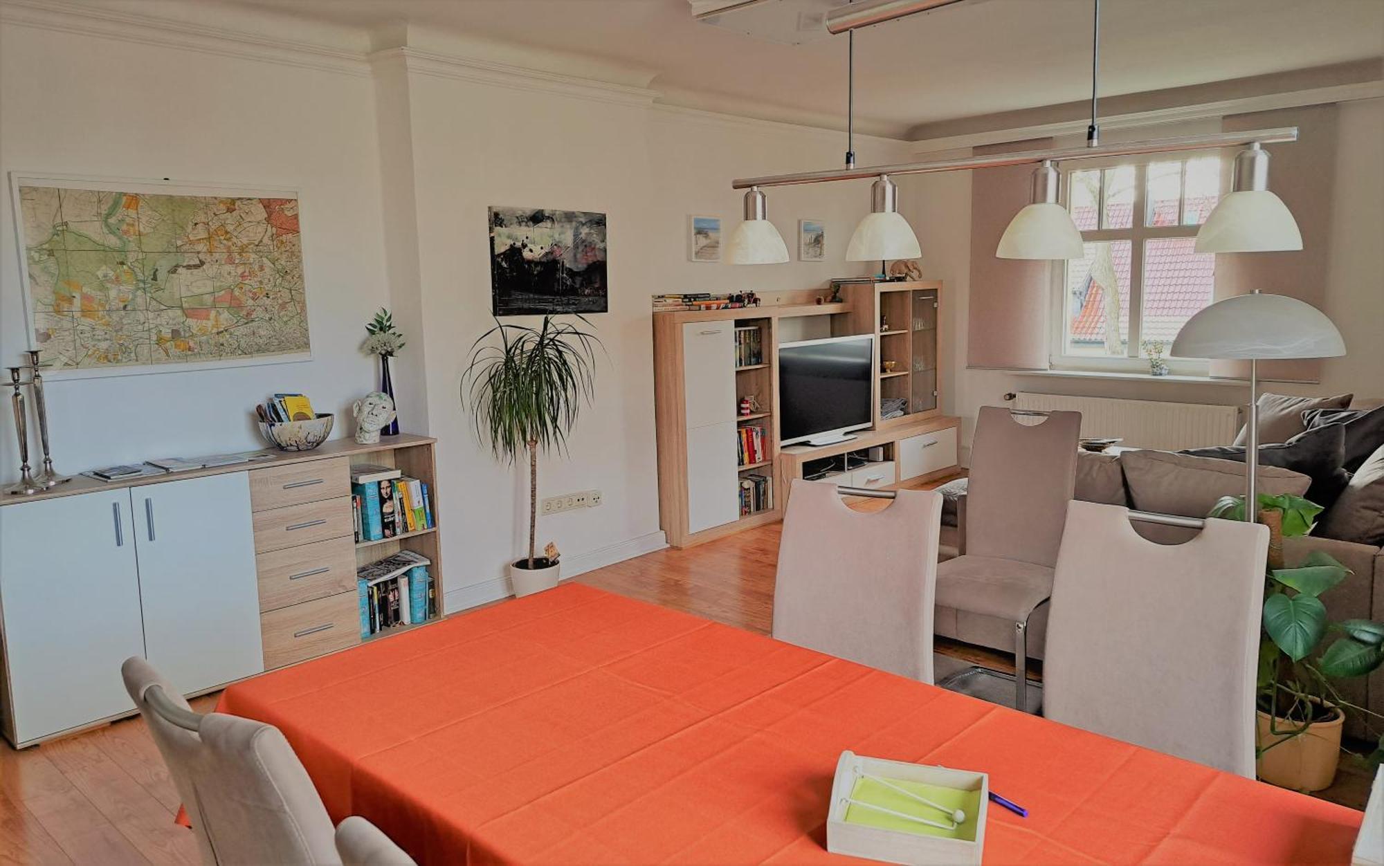 Lägenhet Town-villa, Apartment, Living With Big Sofa Bed , 2 Bedroom, 1kitchen, 1bathroom, 1 Office, 1 Garden