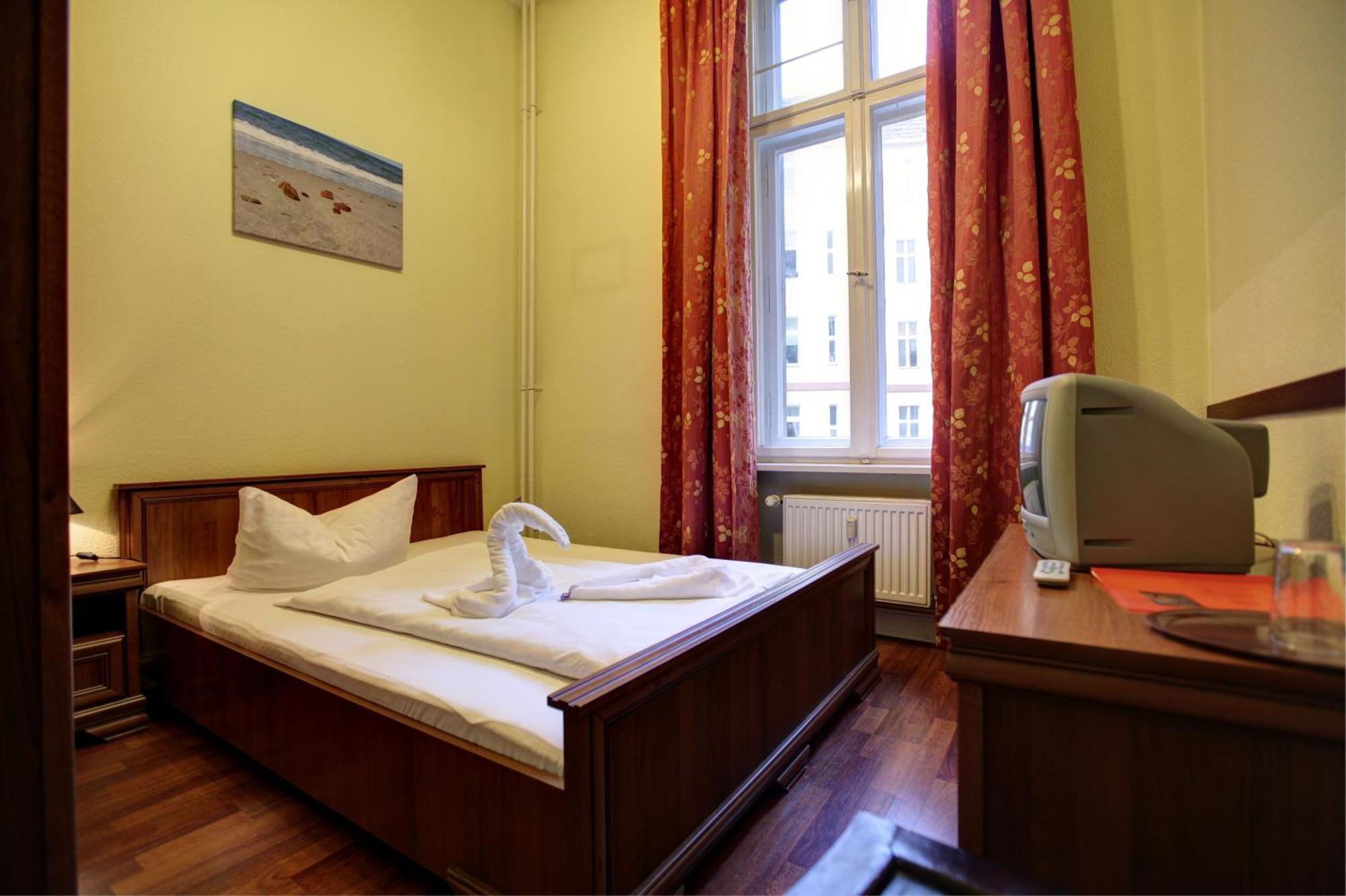 Hotel Bernstein Am Kurfürstendamm 3*