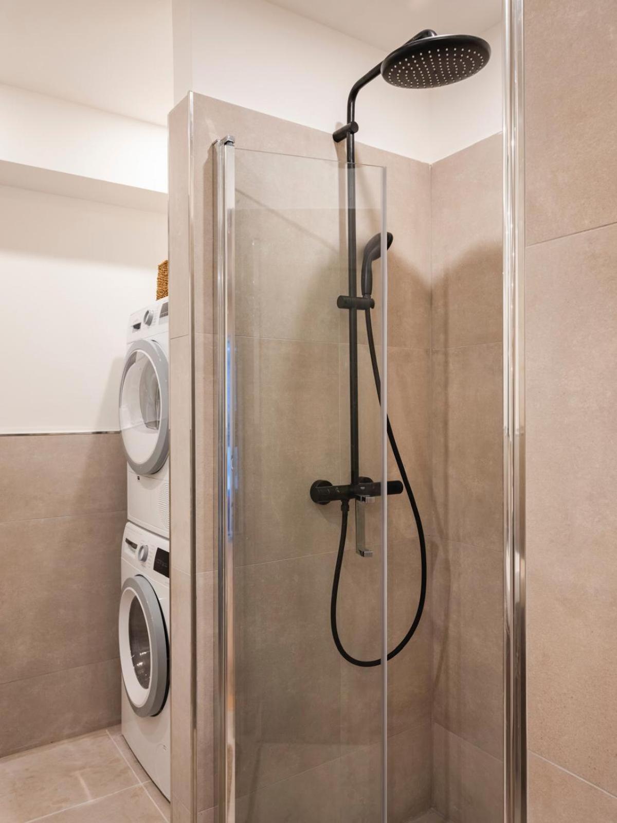 Apartment Alexa Spacious Design Up To 10 Persons - Parking - Superfast Wifi Berlin