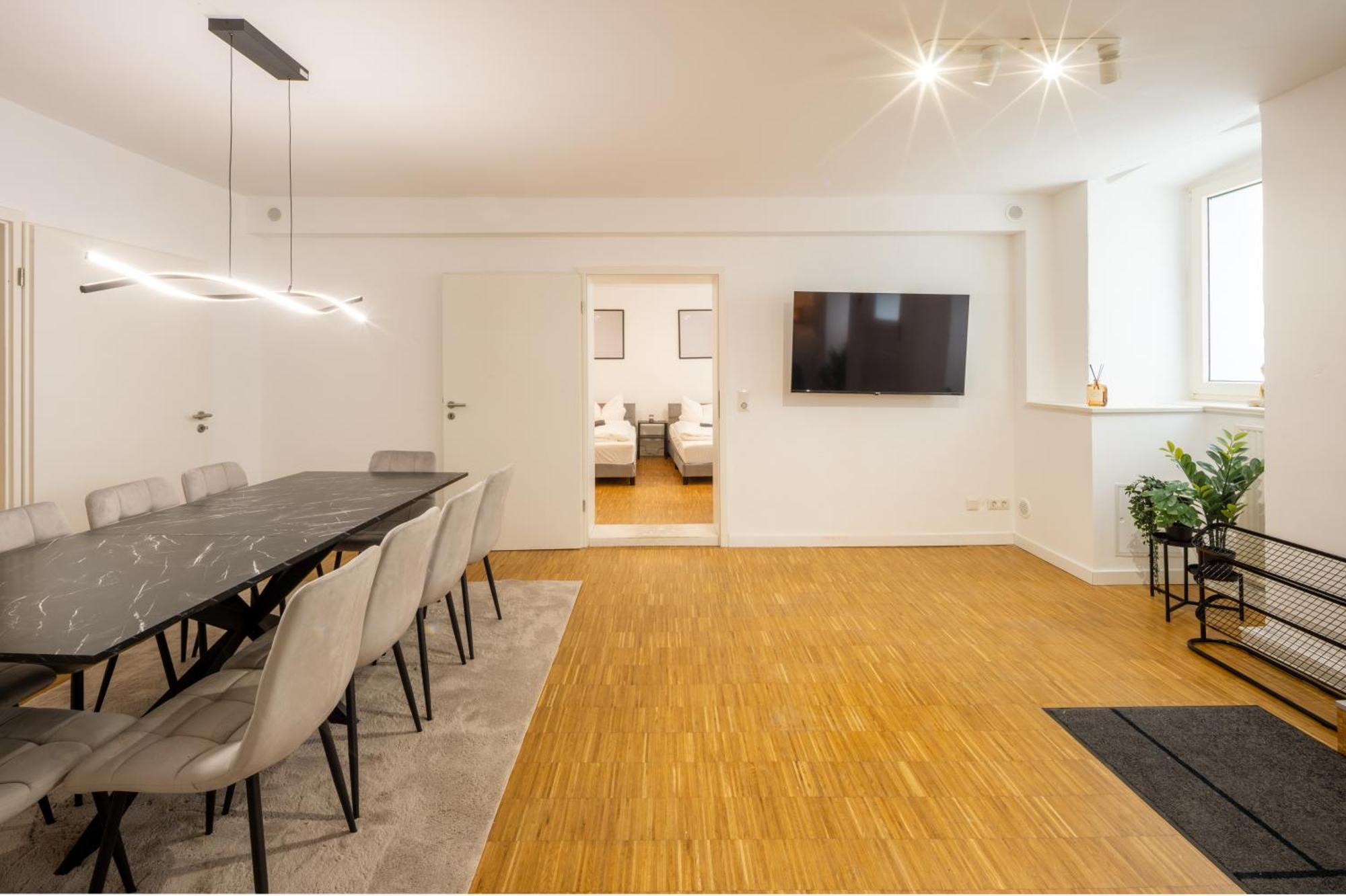 100qm2, Superior Suite, 7 Beds, Rain Shower Apartment