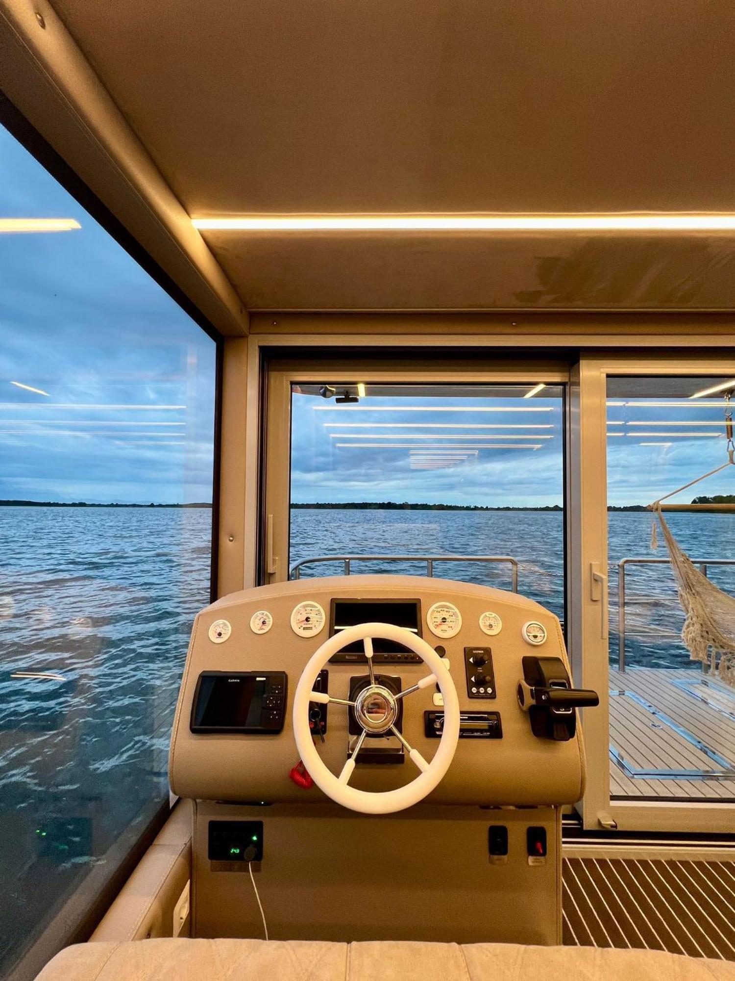 Bateau-hôtel Nena Hausboot
