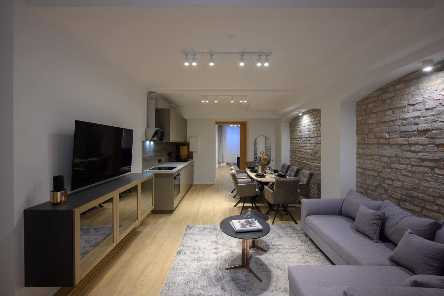 Spacious Apartments In Mitte- Feel The Citycenter