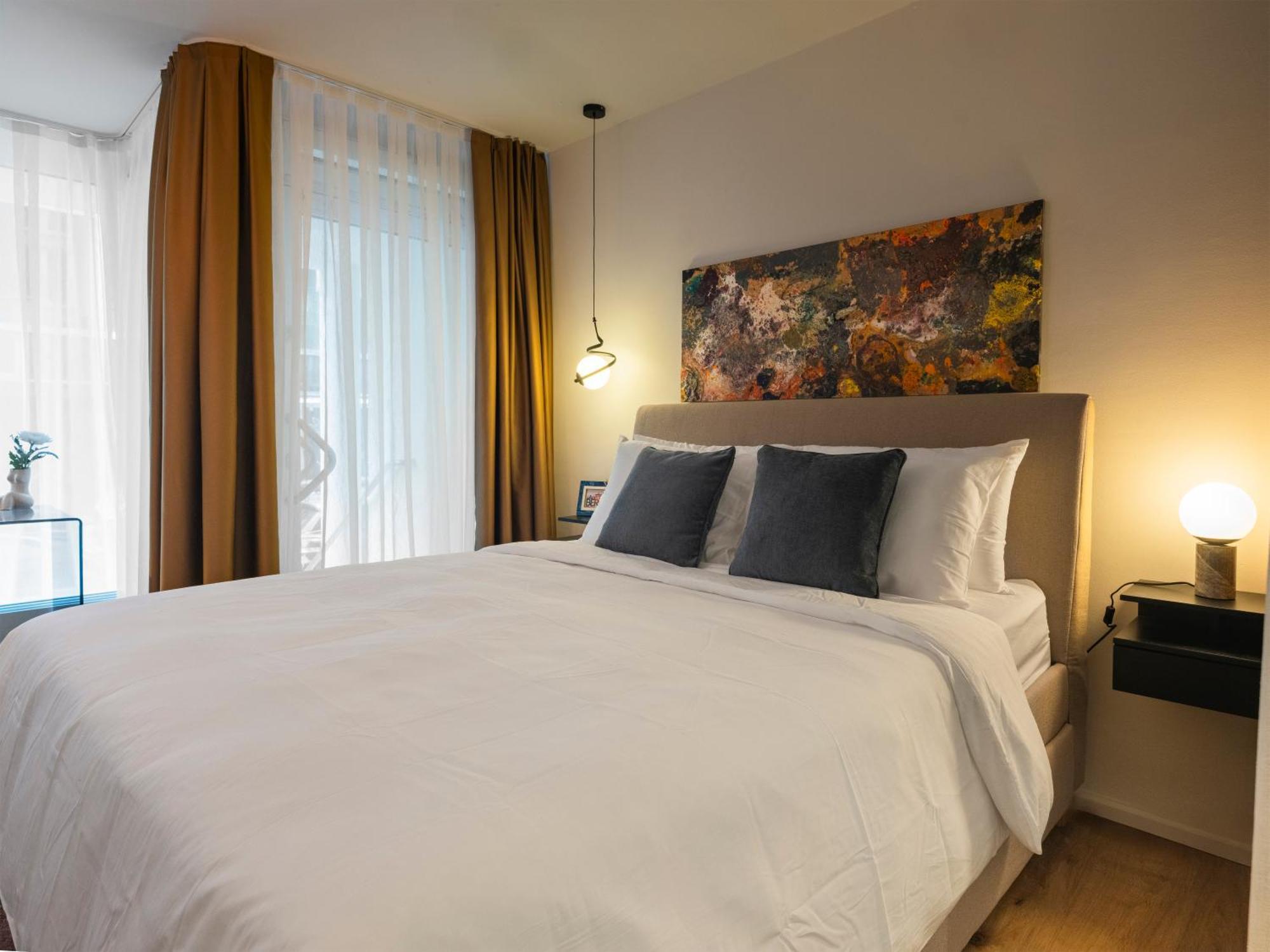 Alexa Chic Design Up To 5 Persons - Parking - Superfast Wifi Apartment