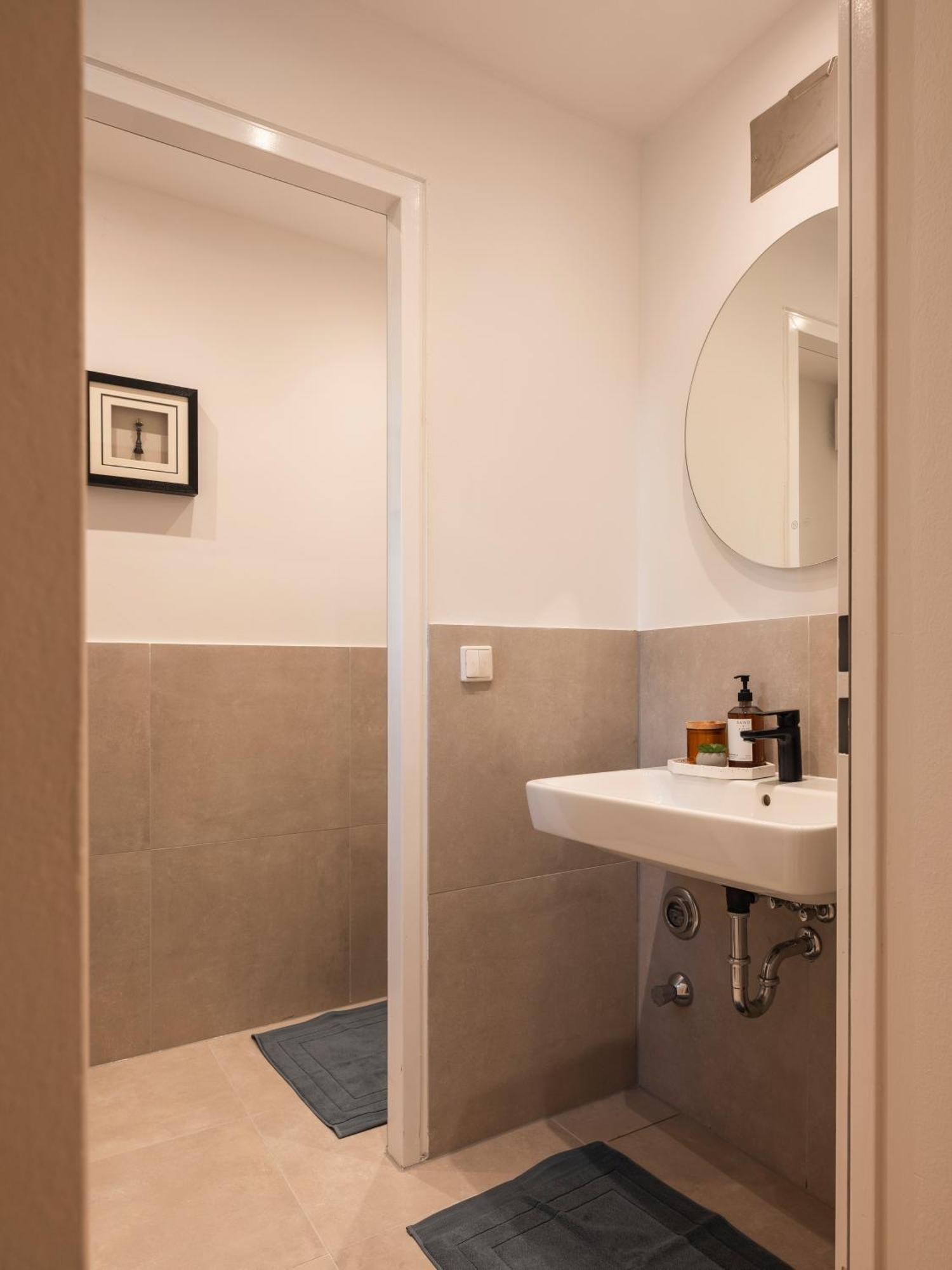 Alexa Chic Design Up To 5 Persons - Parking - Superfast Wifi * Berlin