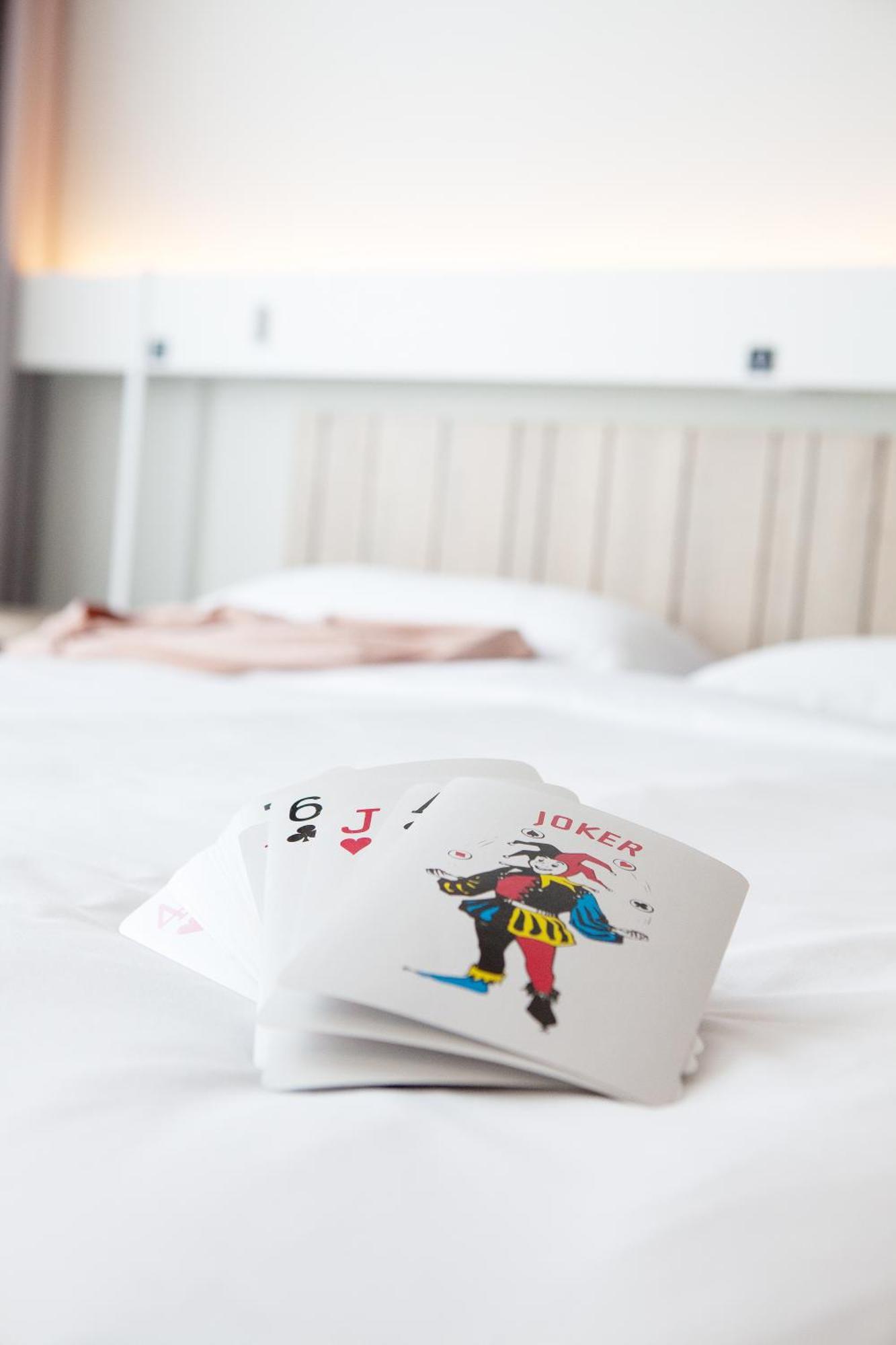 Ibis Airport Hotel *