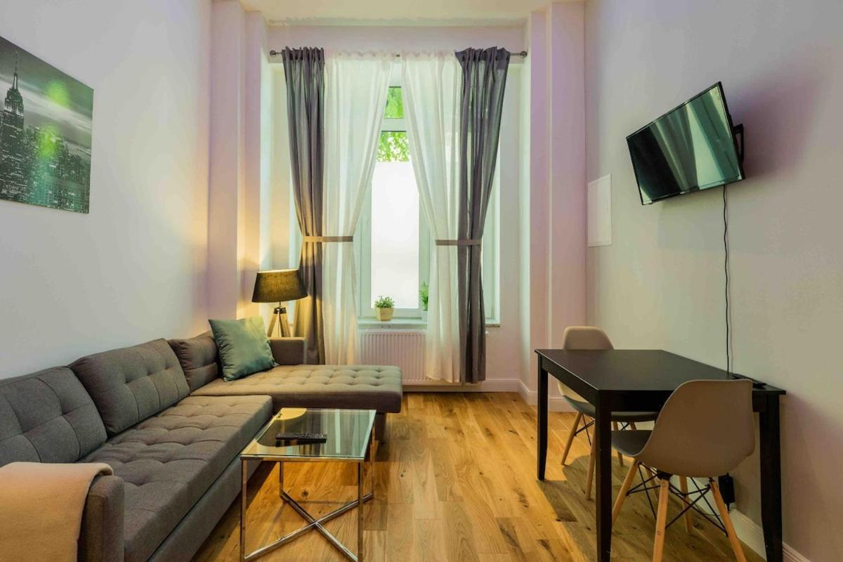 Apartment Beautiful Loft Unique in Center of Berlin Charlottenburg