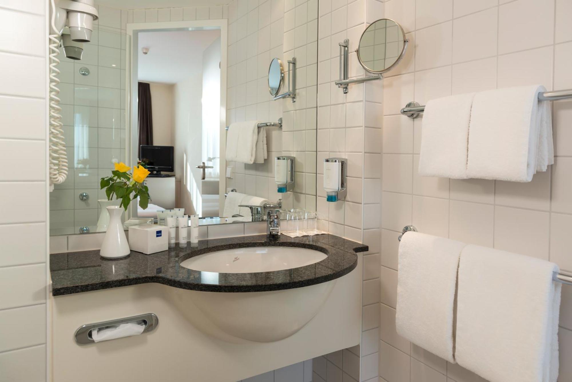 Essential By Dorint Berlin-adlershof 3*