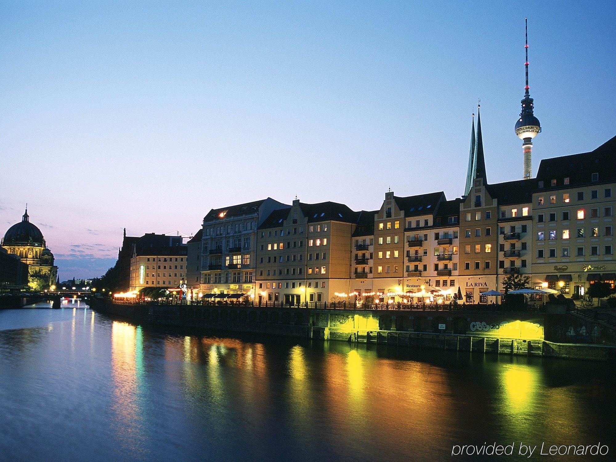 Ibis Styles Ost Hotell 3*