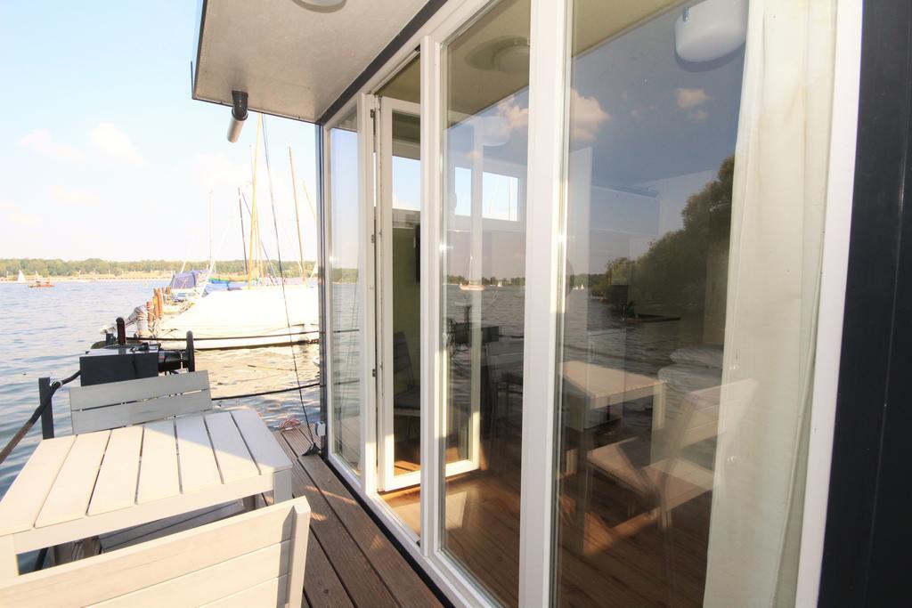 Cosy Houseboat Wannsee Botel Berlin