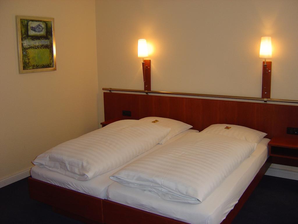 Hotel Kurfürst Am Kurfürstendamm 3*