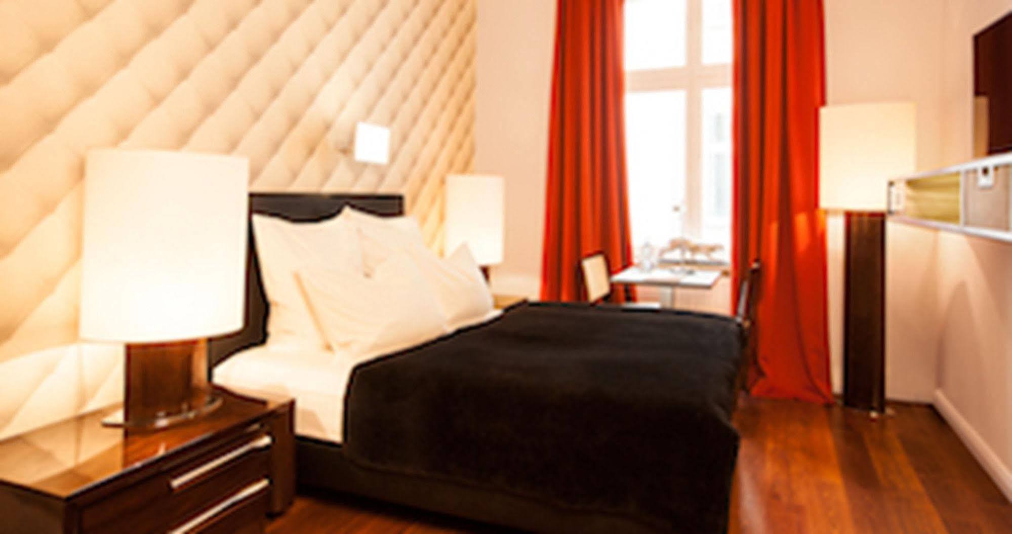 Hotel Adele