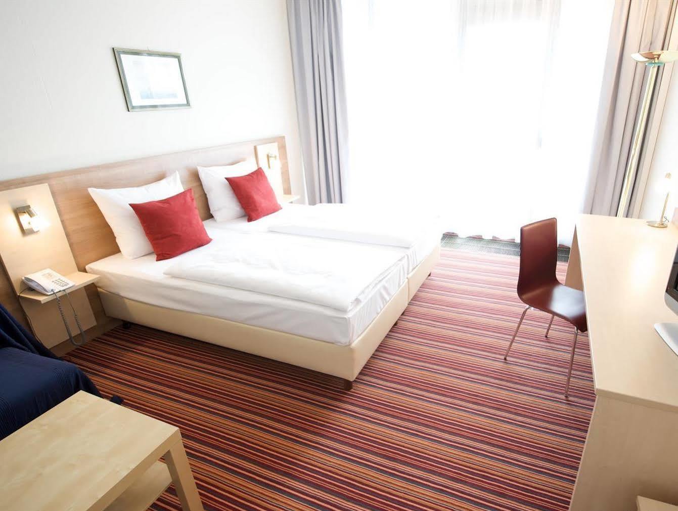 Tryp By Wyndham Am Ku'damm Hotell 3*