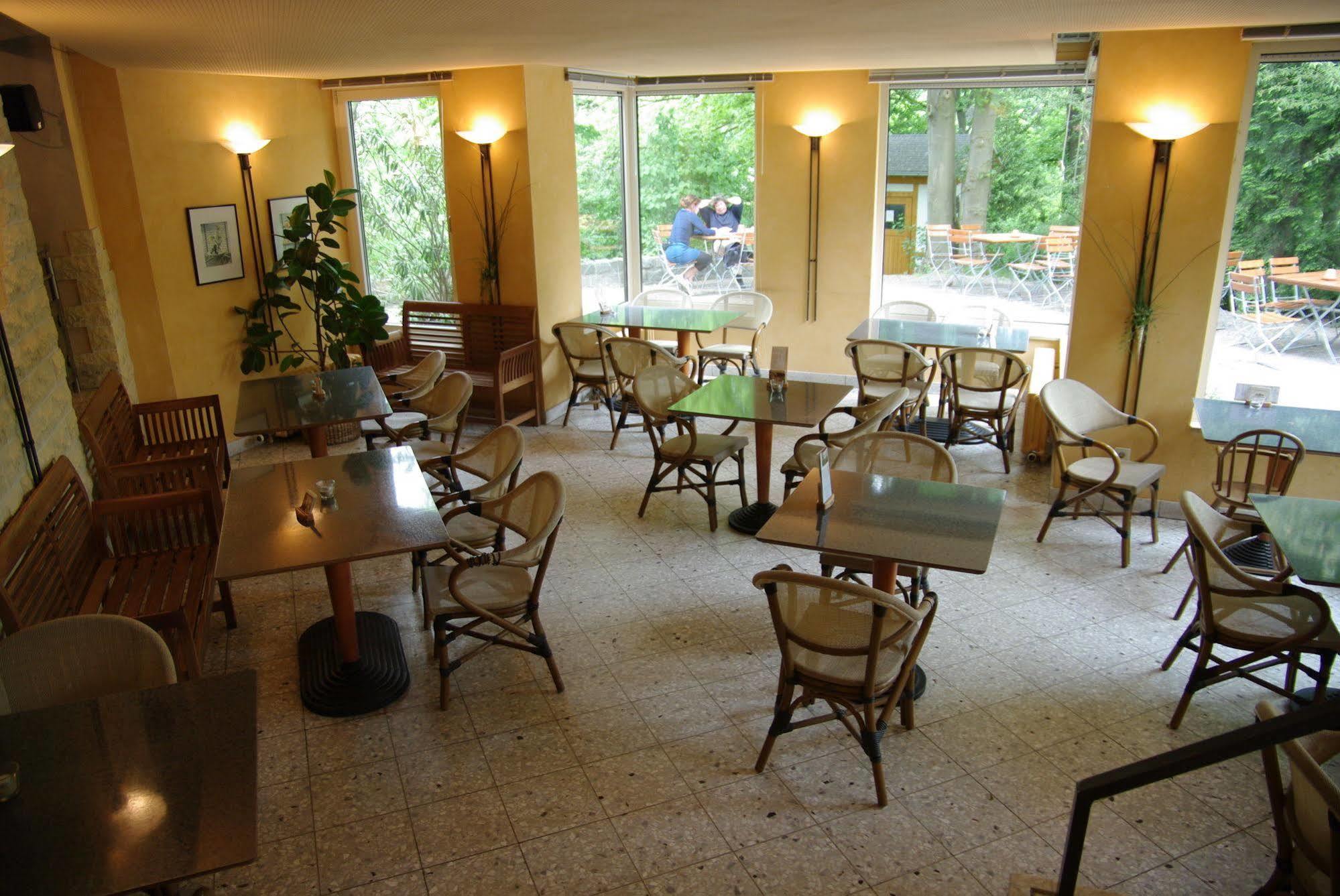 Jugendgästehaus St.-michaels-heim Hostel *