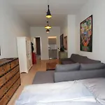 Stylisches Loft-Apartment Mitten In Berlin
