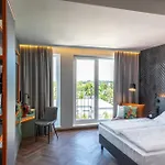 Loginn Hotel Berlin Airport
