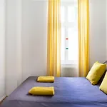 Modern 4 Bedroom Apartment in Berlin - Charlottenburg