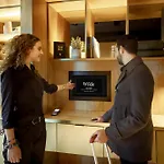 Wilde Aparthotels Berlin, Checkpoint Charlie