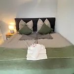 Modern City Apartment L Netflix L Fast Wifi L Xbox