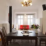 Elegante Altbauwohnung (CB1)