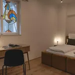 2 Zimmer Apartment Mit Parkplatz
