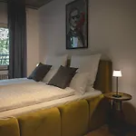 2 Zimmer Apartment Mit Parkplatz