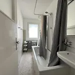 M M Central Vintage Family, Handwerker und Monteure Apartments