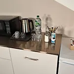 3 Rooms - Zimmervermietung Naehe Flughafen Ber - Gratis Wlan, Parken & Netflix