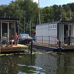 Tiny Houseboat Wannsee