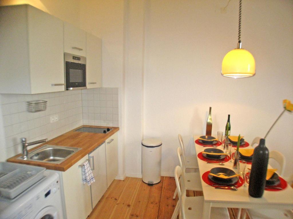 Friedrichshain Apartment *