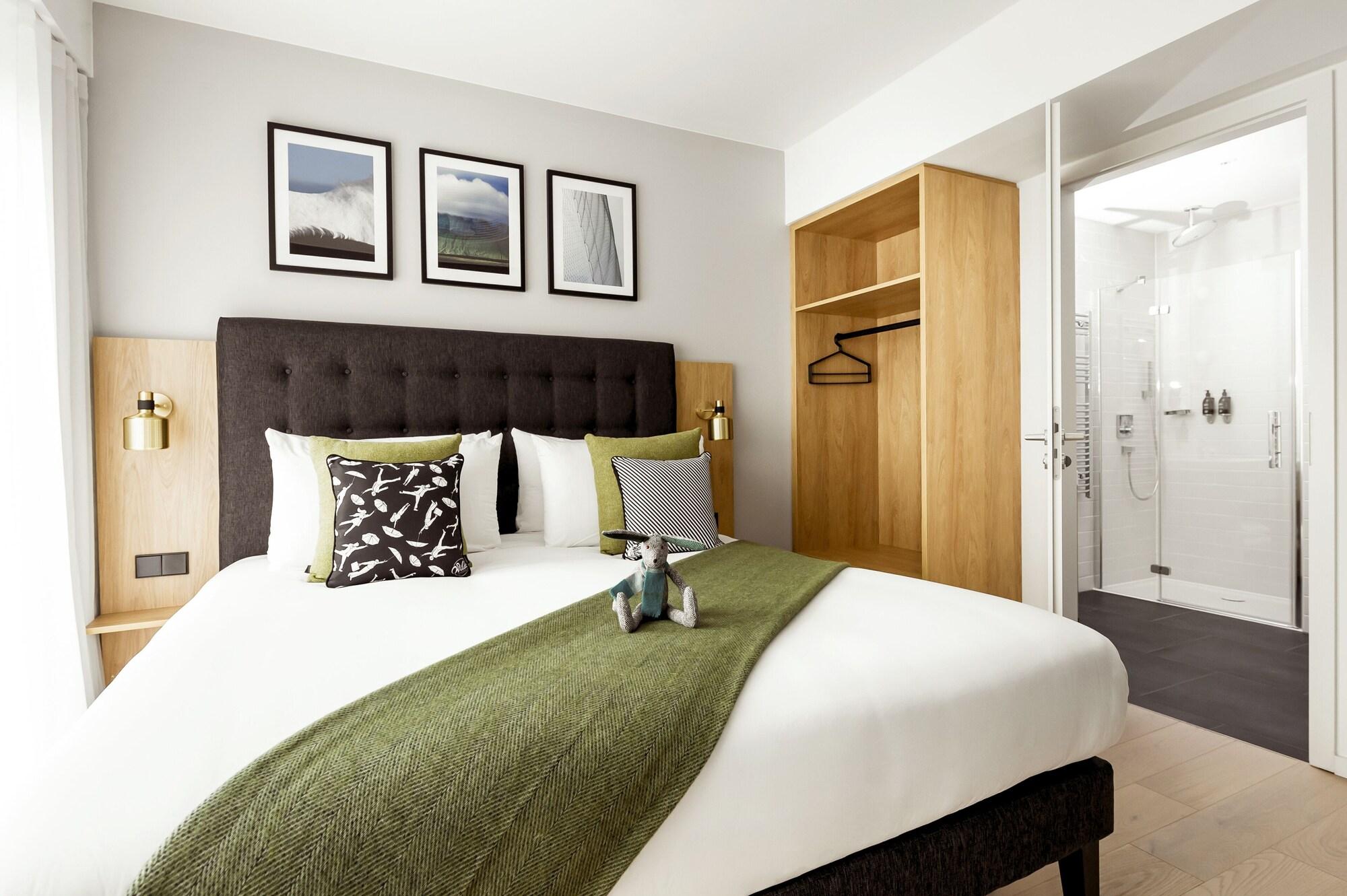 Wilde Berlin, Checkpoint Charlie Lejlighedshotel