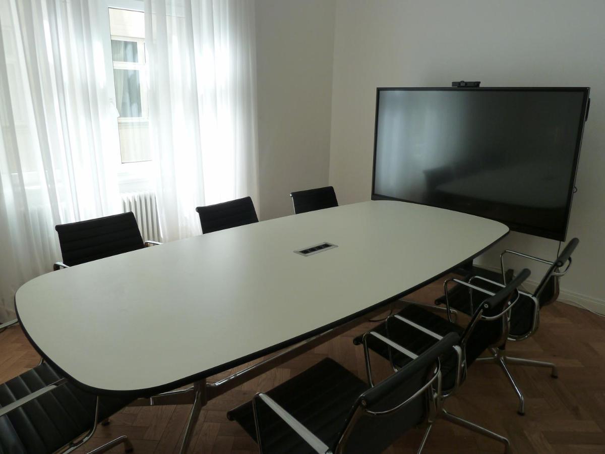 Hotell Lindenufer 3*