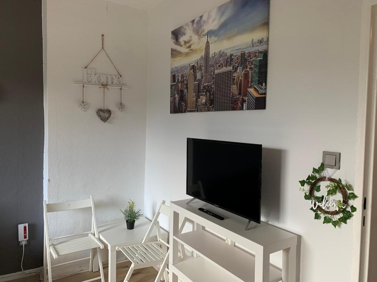 Appartement Lebt-wohnung Fur Bis Zu 12 Personen Berlin