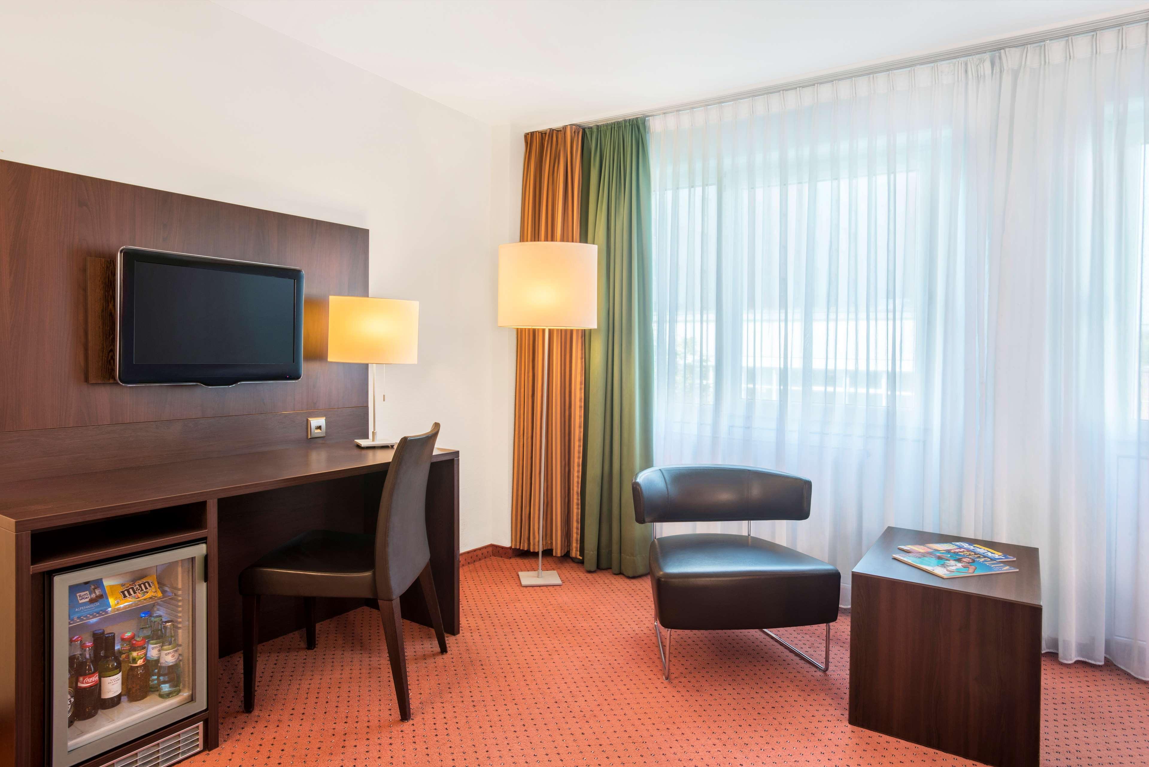 Nh Ost Hotel 4*