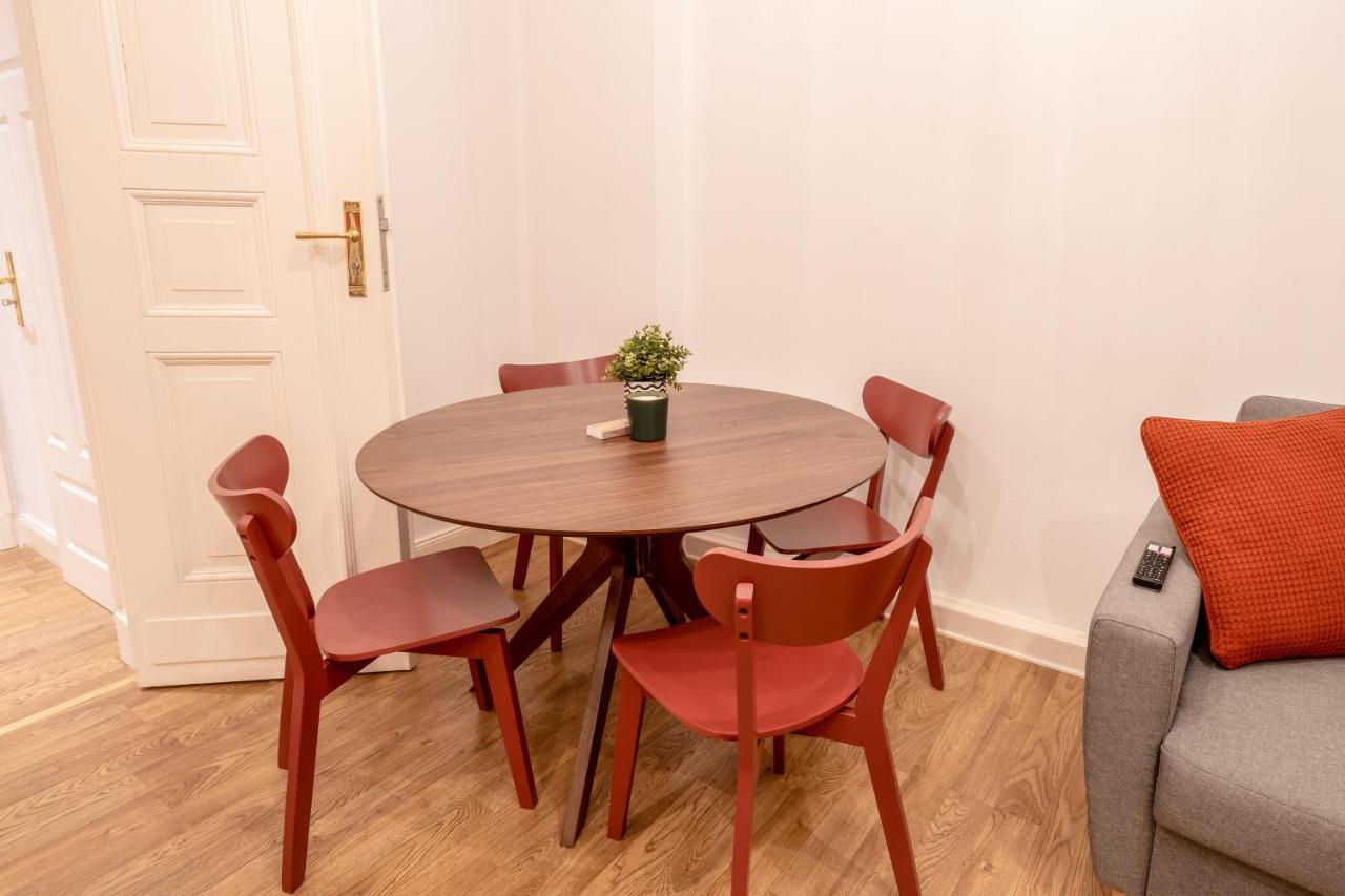 Leben Wie Ein Kreuzberger Altbau Charme Mit Stuck In Bester Kiezlage *