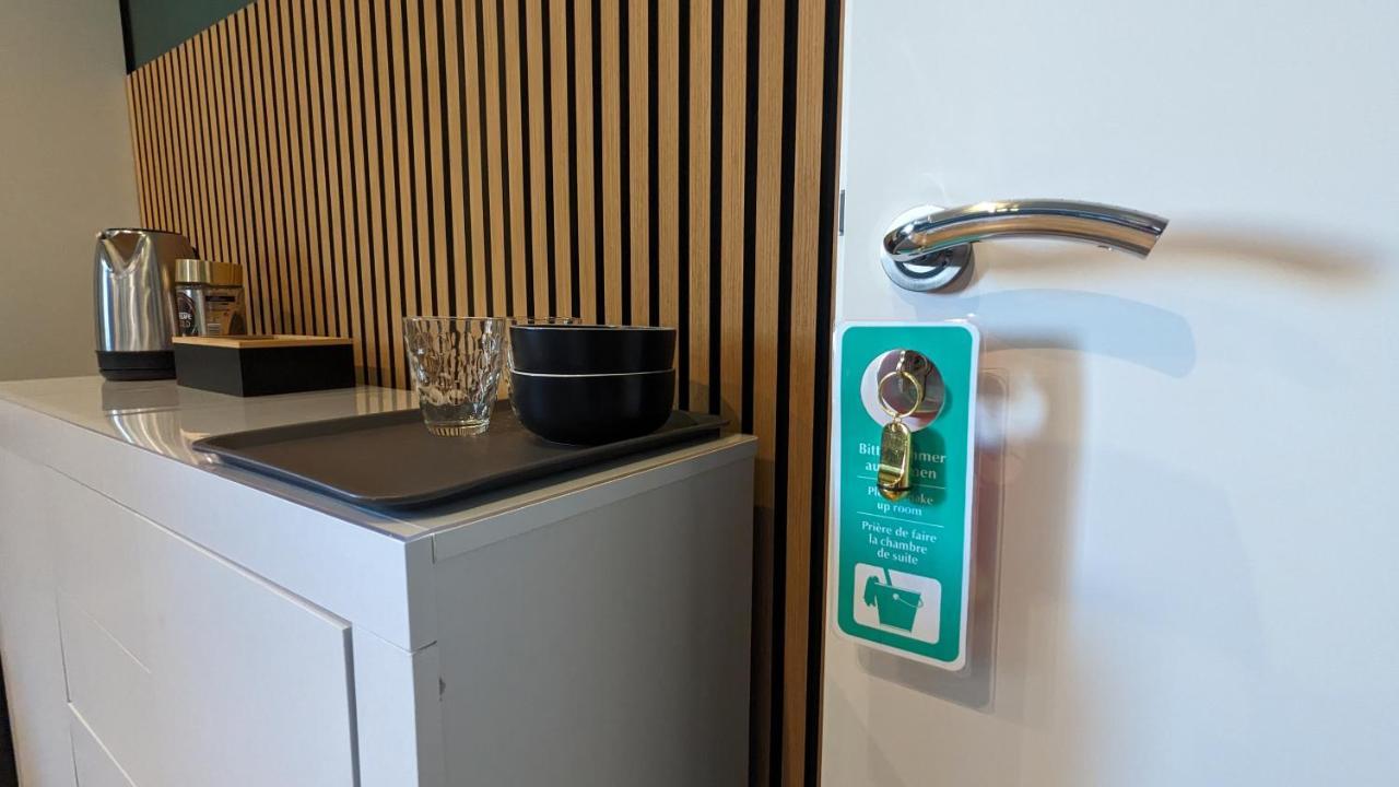 3 Rooms - Zimmervermietung Naehe Flughafen Ber - Gratis Wlan, Parken & Netflix Homestay *