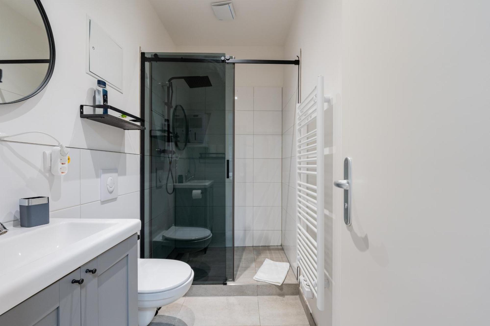 2 Bedroom Flat In Trendy Area / Self Check-in Apartment Berlin
