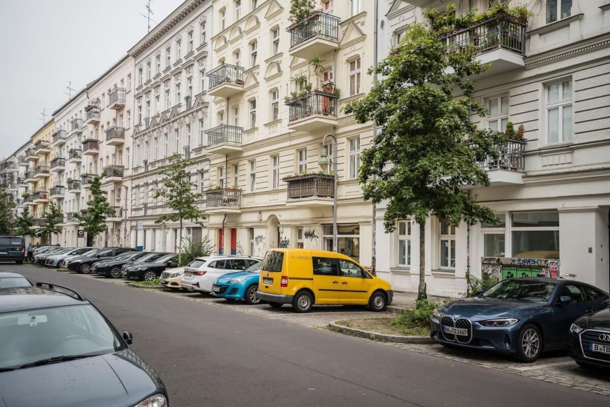 Spacious 3br Ac Self Check-in Street Parking Appartement Berlin