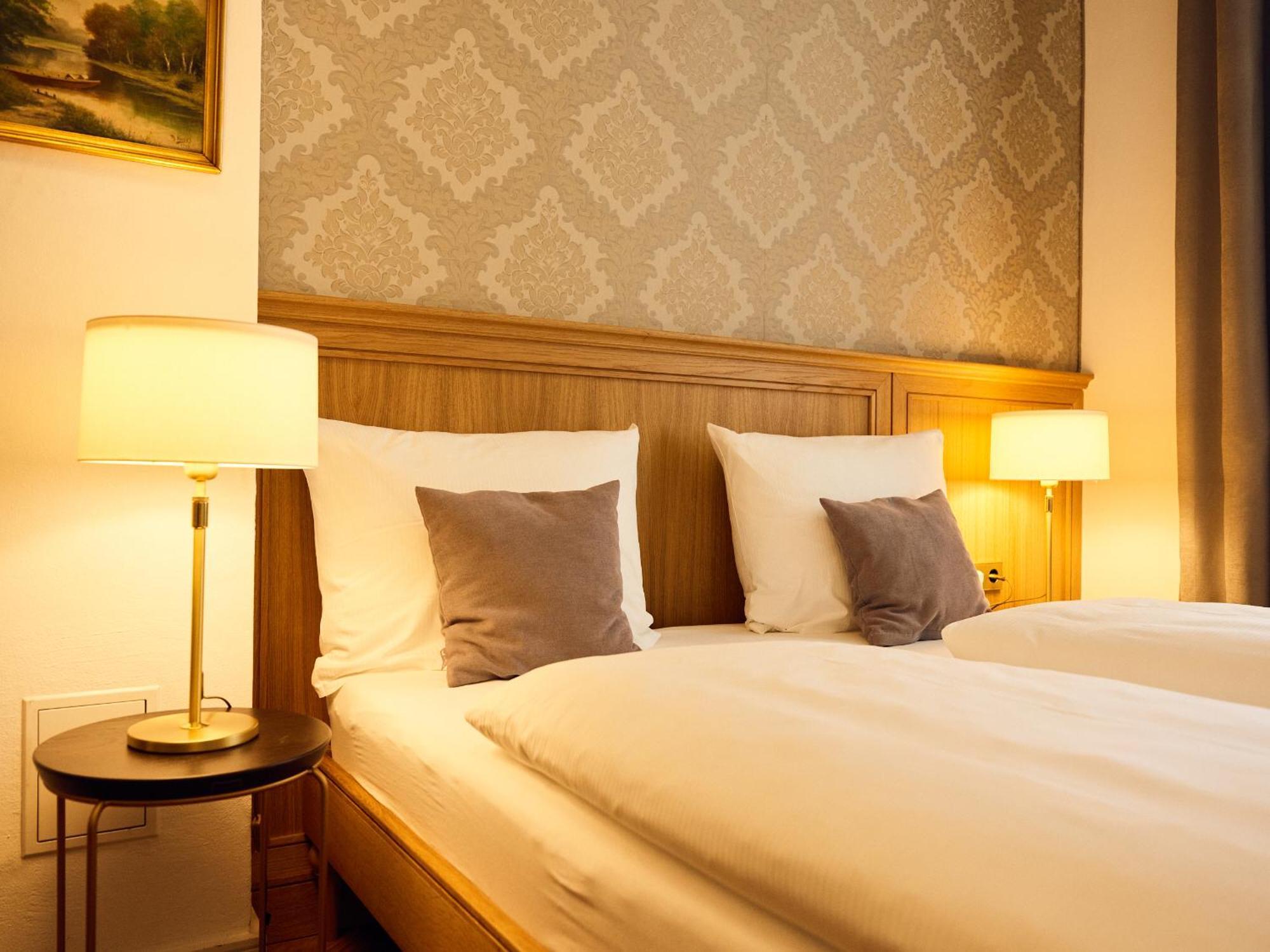 Hotell Lindenufer 3*