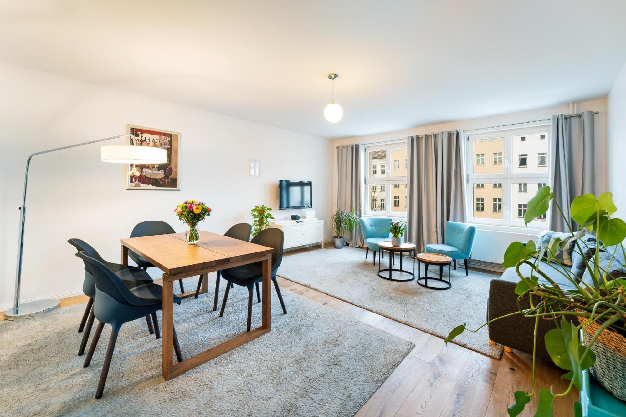 Lofty Torstr Apartments, 4 Unique Units From 1-3 Bedrooms, Ideal For Families & Groups