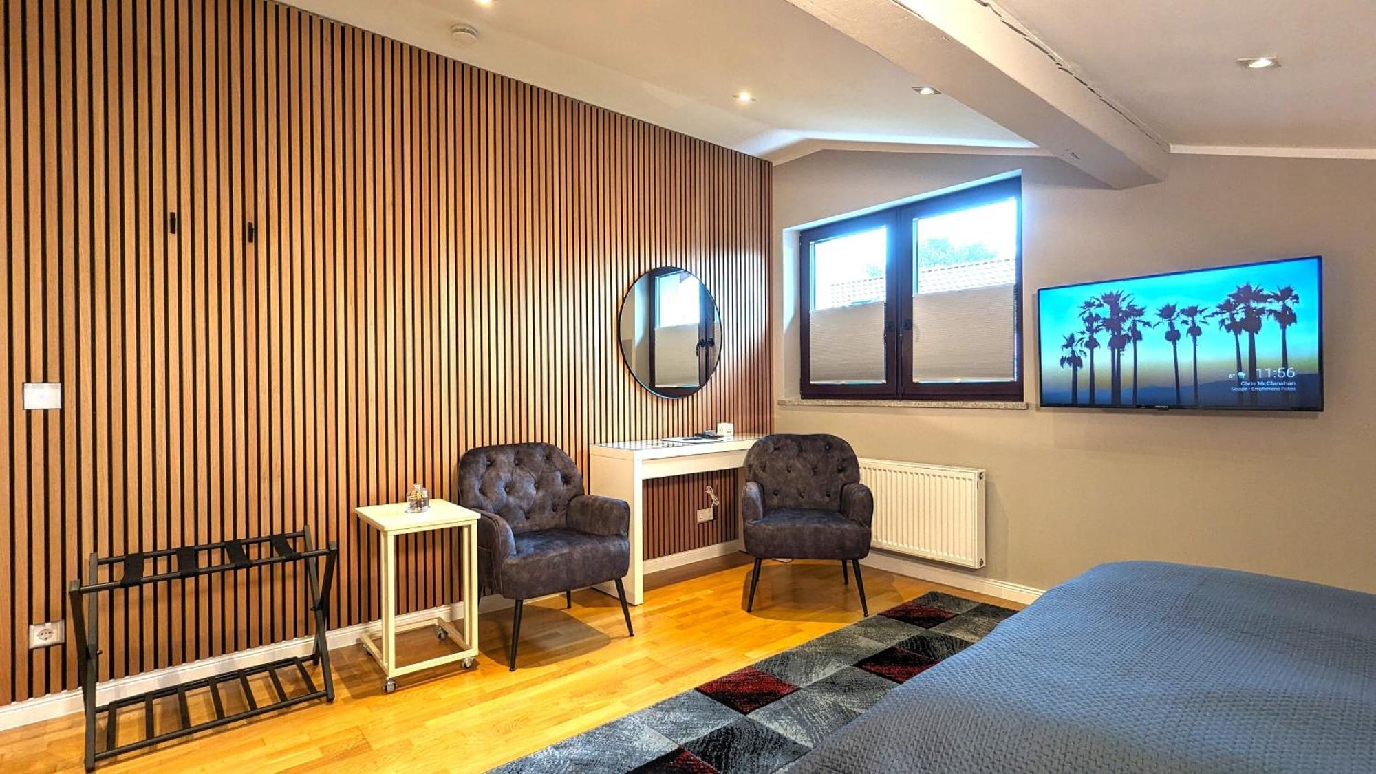 Homestay 3 Rooms - Zimmervermietung Naehe Flughafen Ber - Gratis Wlan, Parken & Netflix