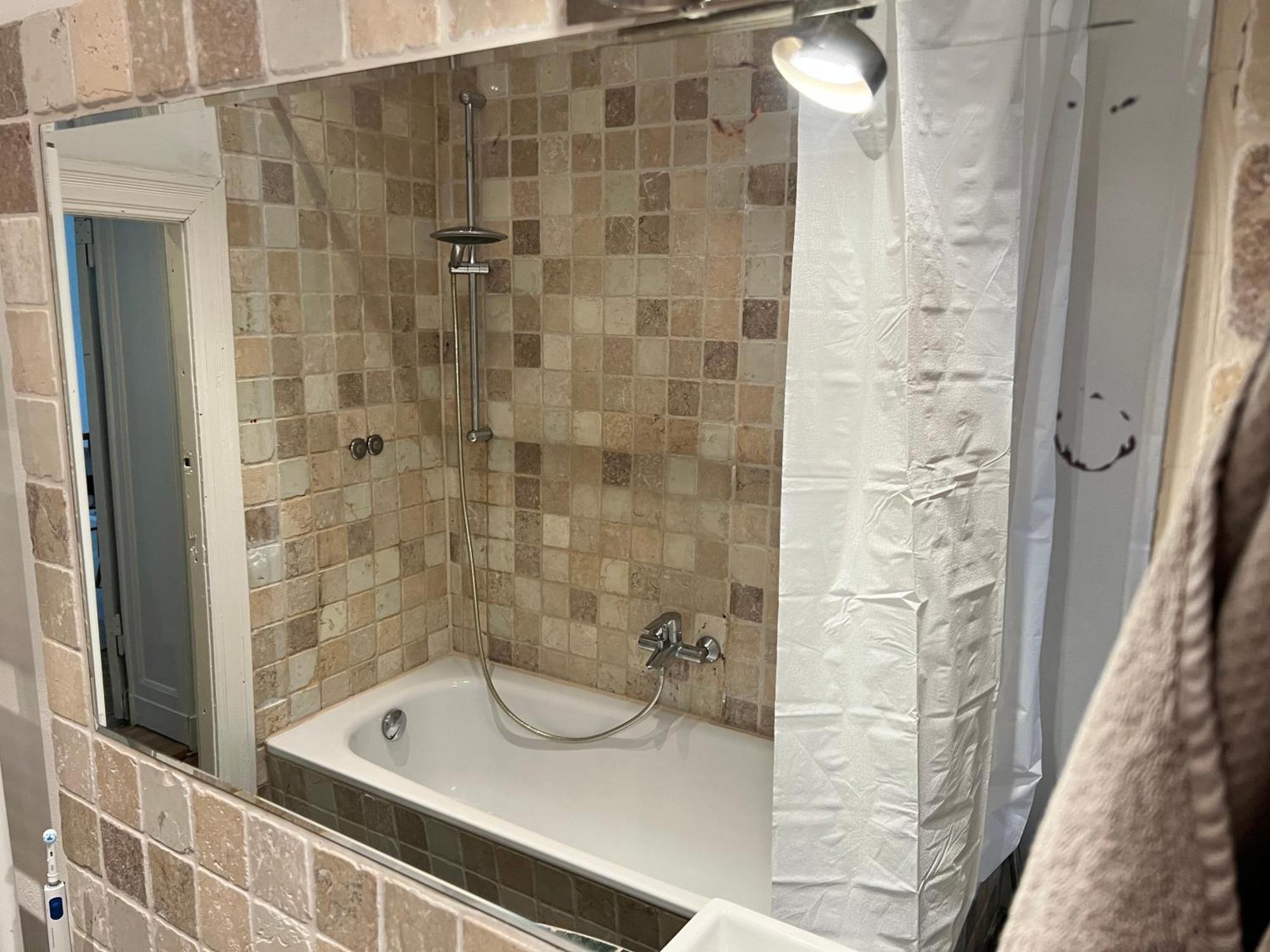 Schoene 3 Zimmer Im Herzen Friedrichshain Lägenhet Berlin